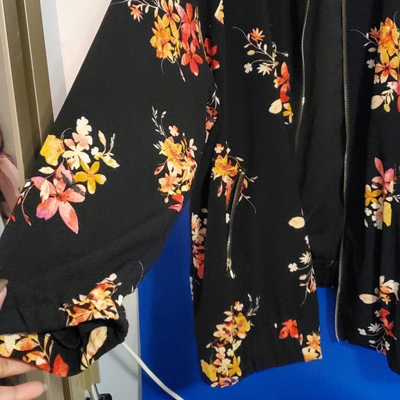 Floral Jacket - Picture 2 of 3